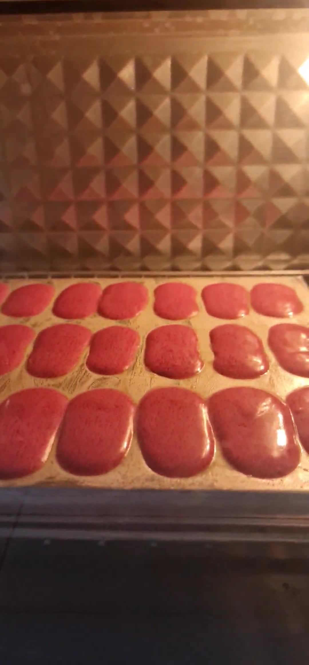 Foto langkah ke 4 dari resep Lidah Kucing Red Velvet.