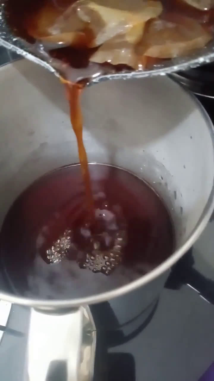 Gambar langkah 2 resipi Teh Ais Cincau.