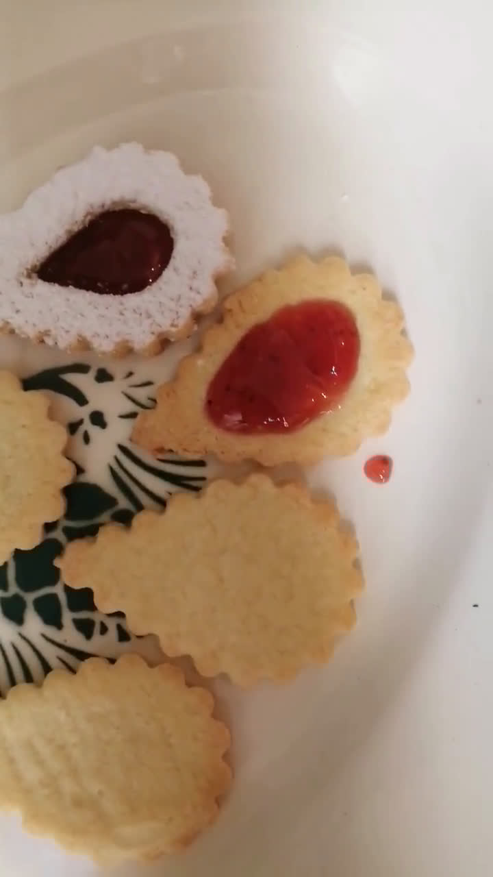Une image de l'étape 9 de Sablés fraises a la djamicoo.