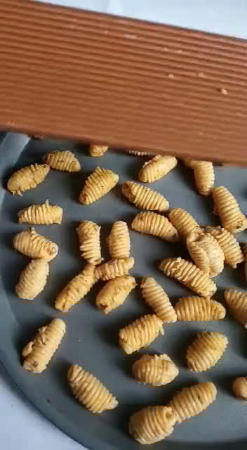 Gambar langkah 3 resipi Kuih siput.