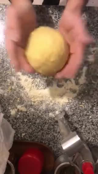 Foto del paso 1 de la receta: Sorrentinos caseros, relleno berenjenas 🍆 asadas