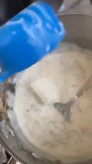 صورة لخطوة 4 من وصفة -معكرونه بالصوص الابيض والفطر 🍝🍄!-White sauce pasta and mushrooms🍝🍄!