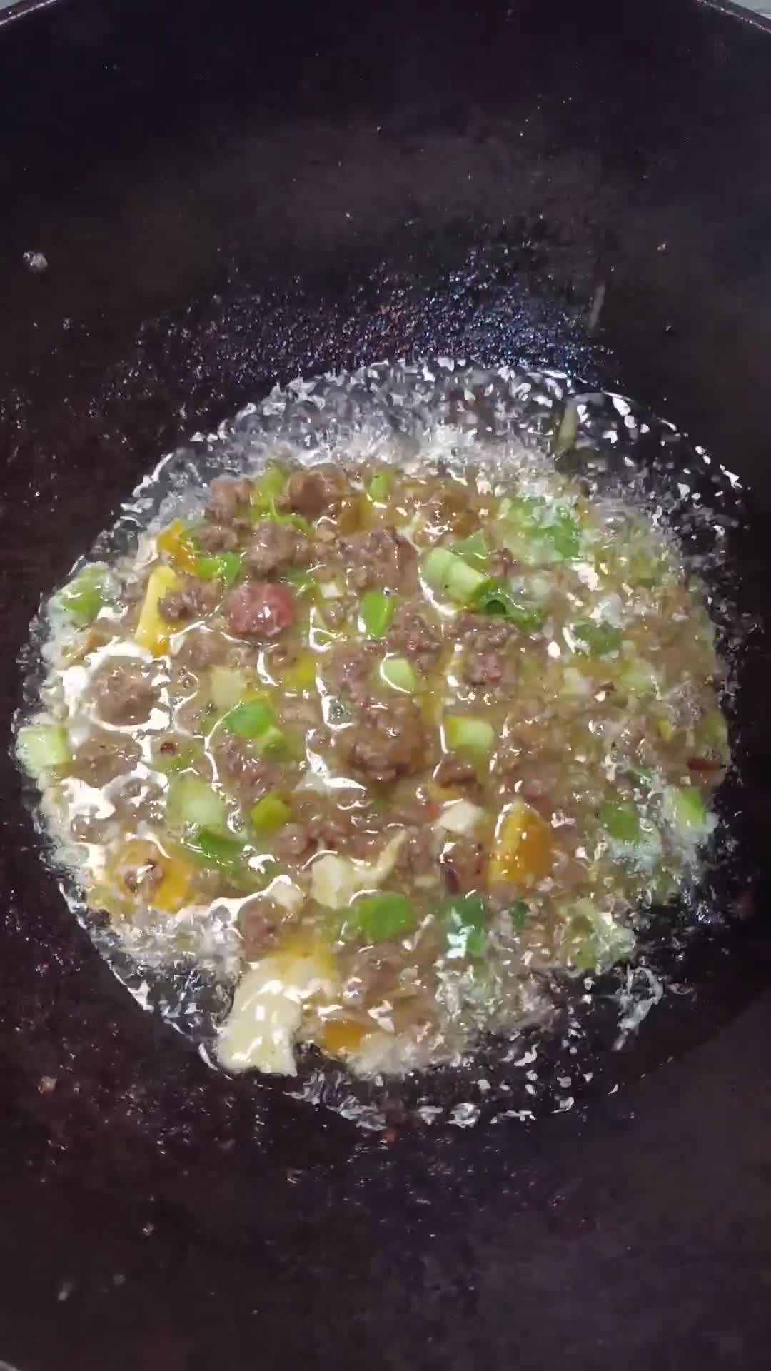 Foto langkah ke 2 dari resep Telur Dadar Ketumbar 🍳.
