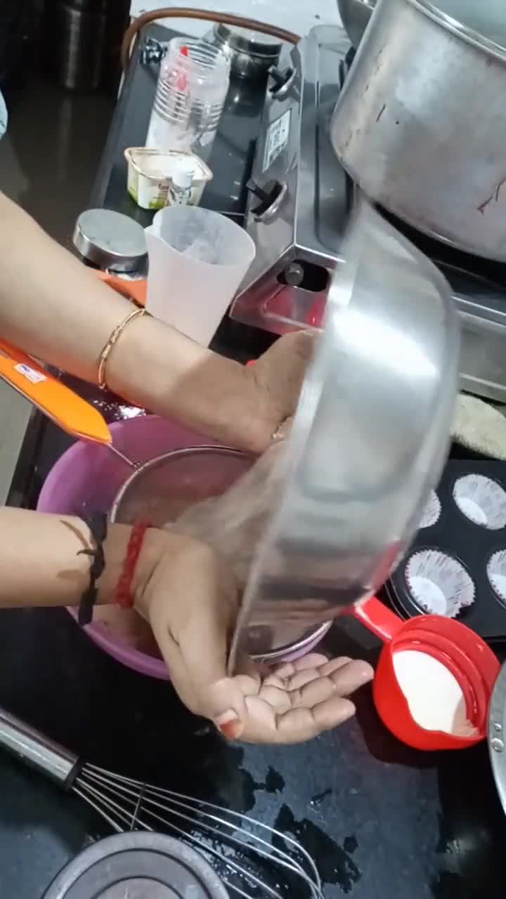 चॉकलेट चोकोचिप्स कप केक रेसिपी चरण 1 फोटो