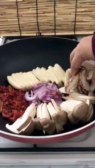 Gambar langkah 3 resipi 🇰🇷 TUNA KIMCHI JJIGAE | 참치김치찌개.