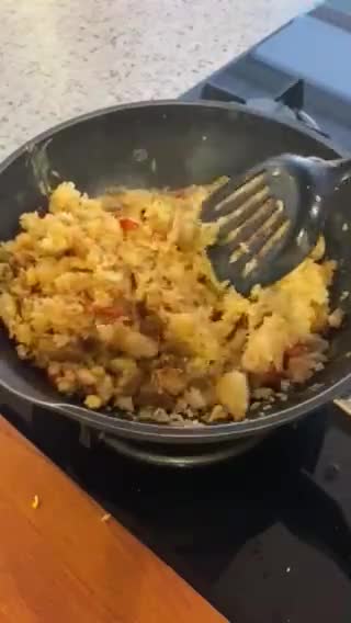 Foto langkah ke 3 dari resep Nasi Goreng Praktis.