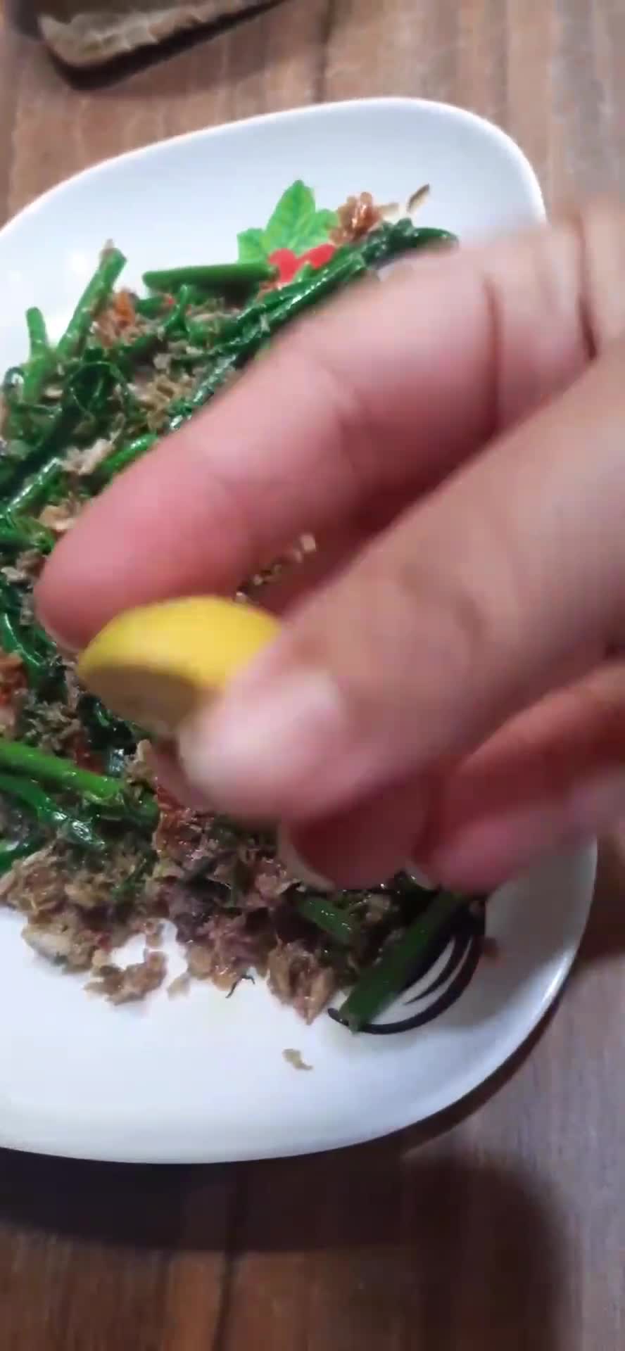 Foto langkah ke 8 dari resep Pampis Pindang Pakis.