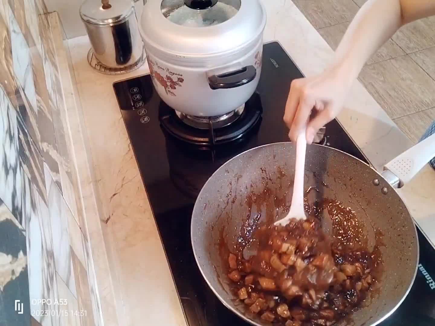 Foto langkah ke 6 dari resep Kwetiau Rebus Daging Jamur.