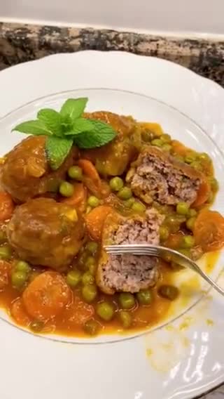 Foto del paso 12 de la receta: Albóndigas a la jardinera “ muy esponjosas”