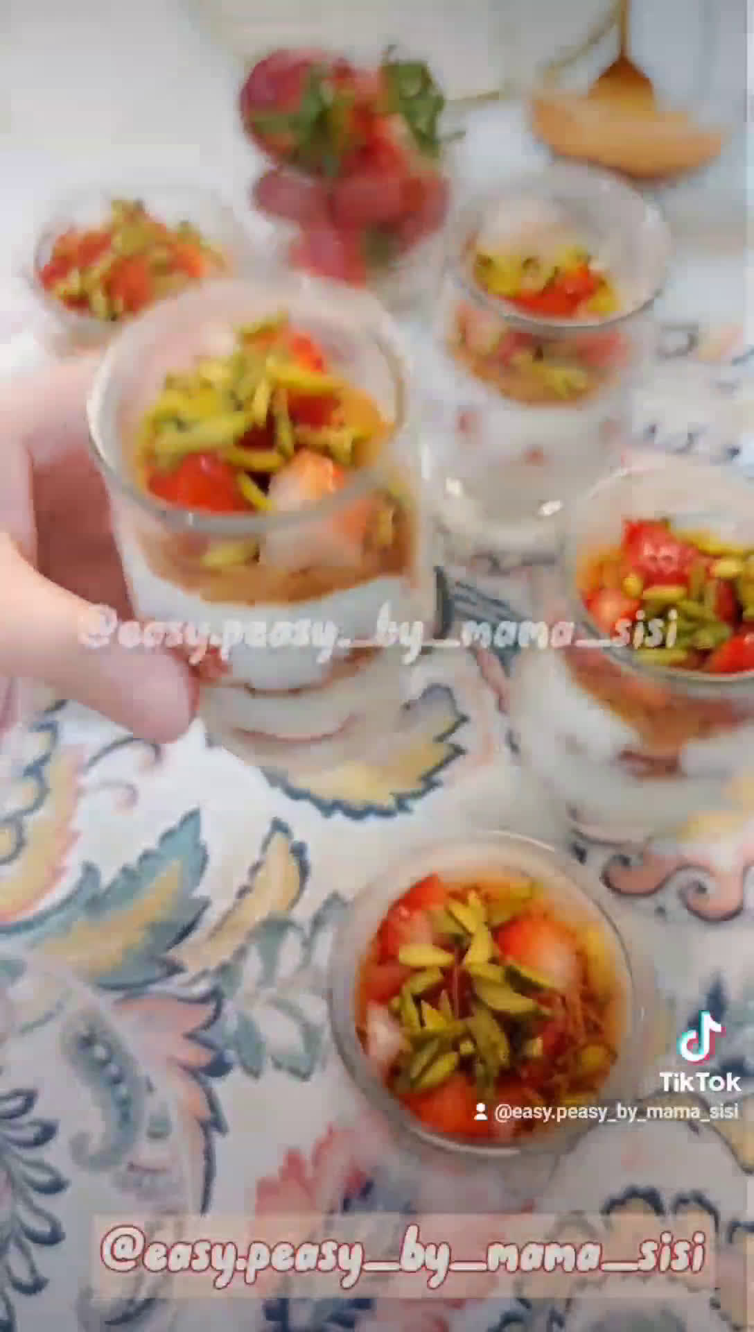 صورة لخطوة 1 من وصفة حلى الشعيريه الباكستانيه و الفراوله