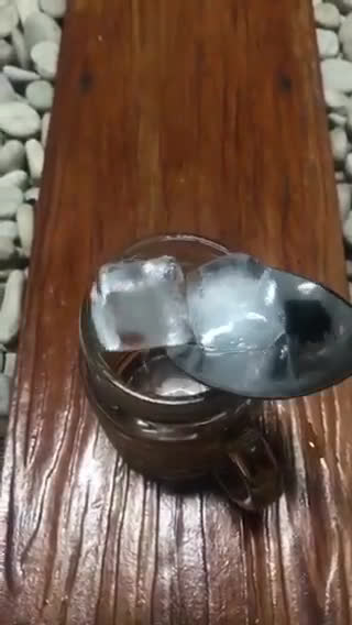 Foto langkah ke 5 dari resep Dalgona Coffee (Video full cara pembuatan).