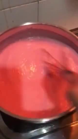 Foto langkah ke 1 dari resep Puding Lapis Strawberry.