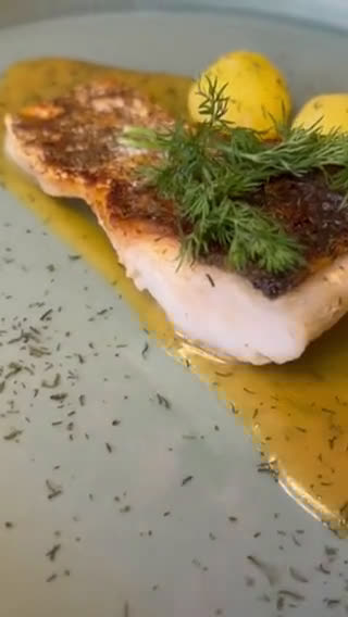 Foto del paso 5 de la receta: Merluza al punto con patatas cocidas en vinagreta de eneldo