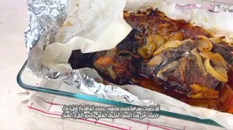 صورة لخطوة 3 من وصفة شوي لحم العيد بالفرن بالبصل وزيت زيتون ذايب ذوبان #عيدكم_مبارك