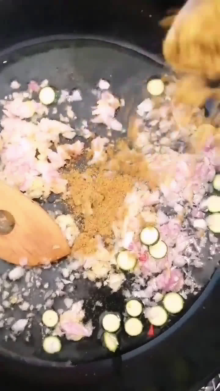 Une image de l'étape 5 de Moules de la méditerranée a la provençale 🥘.