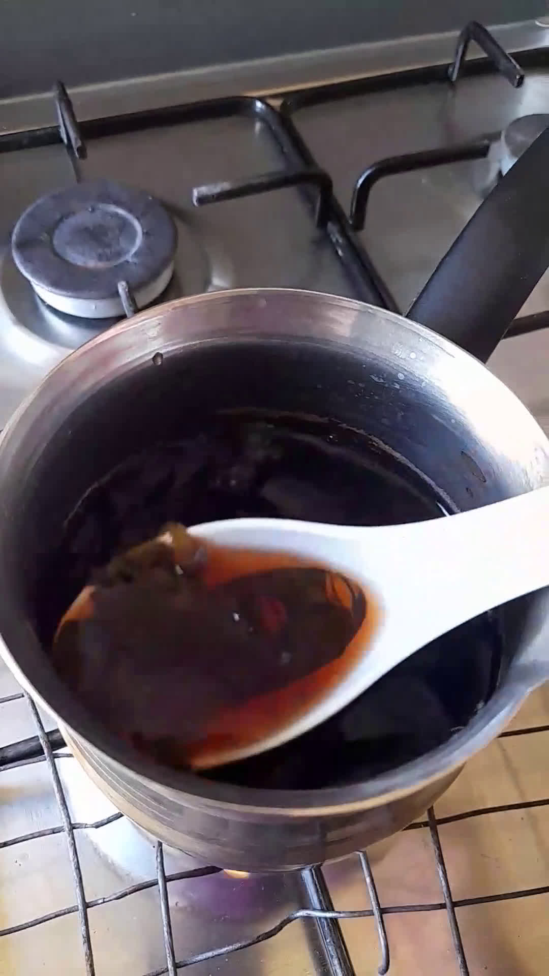 Foto langkah ke 6 dari resep Noon Chai / Kashmiri Chai / Gulabi Chai.