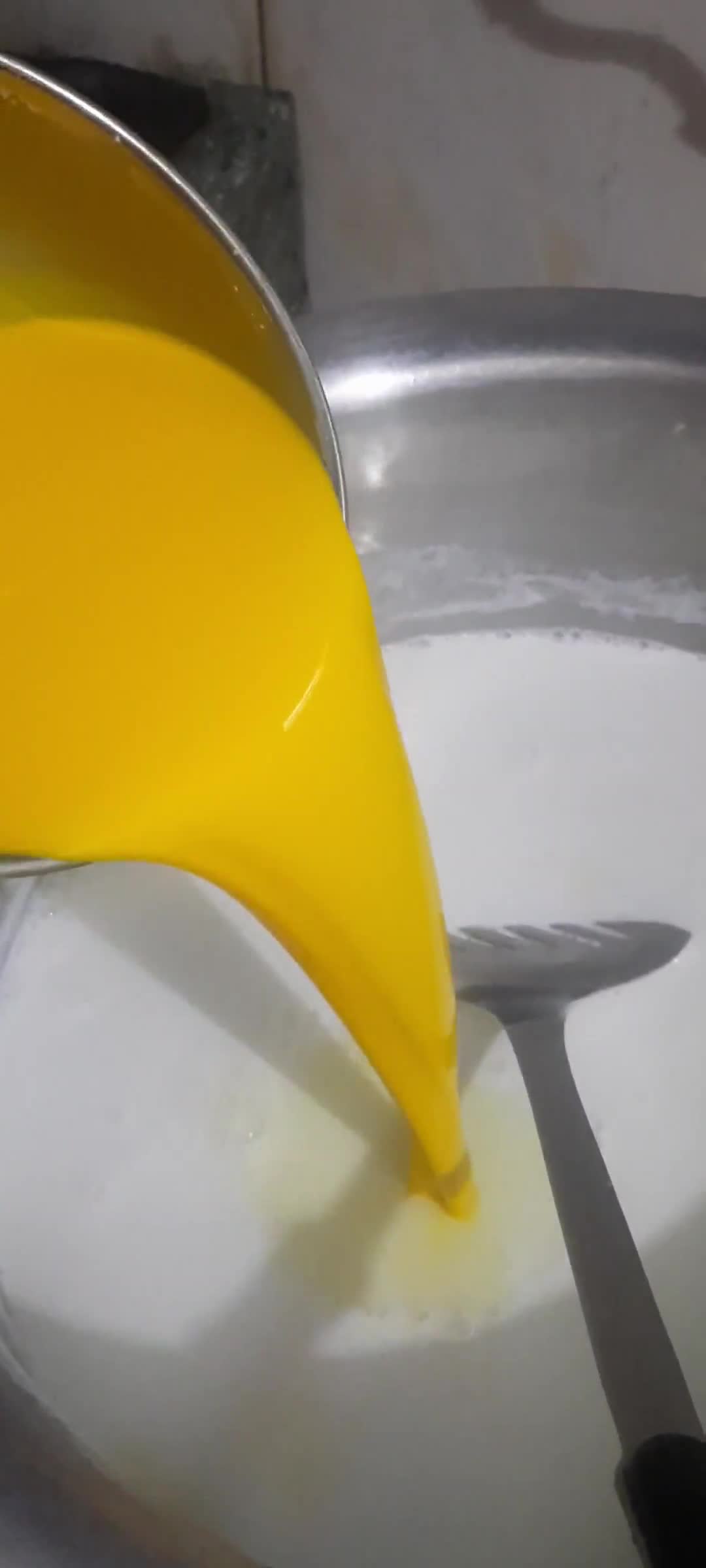 A picture of step 3 of Mango Custard.