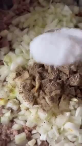 صورة لخطوة 2 من وصفة حشوة السمبوسة باللحمة والشبت