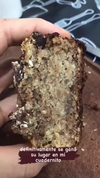 Foto del paso 5 de la receta: Banana bread con crumble de coco y chocolate! 🍌🥥🍫