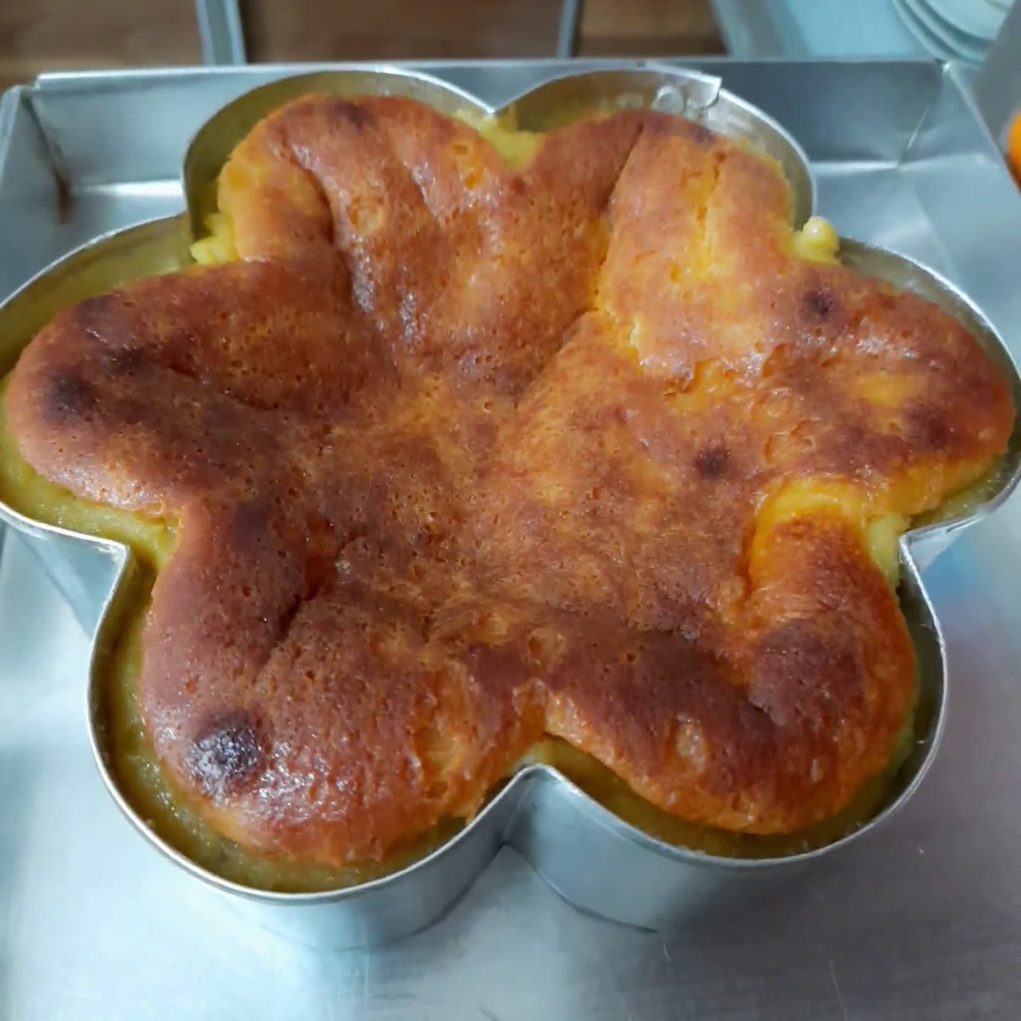 Foto langkah ke 4 dari resep Bingka Kentang Panggang Khas Banjar⭐ (live Cooking 24/9/21).