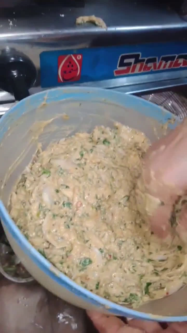 A picture of step 2 of Pakoras.