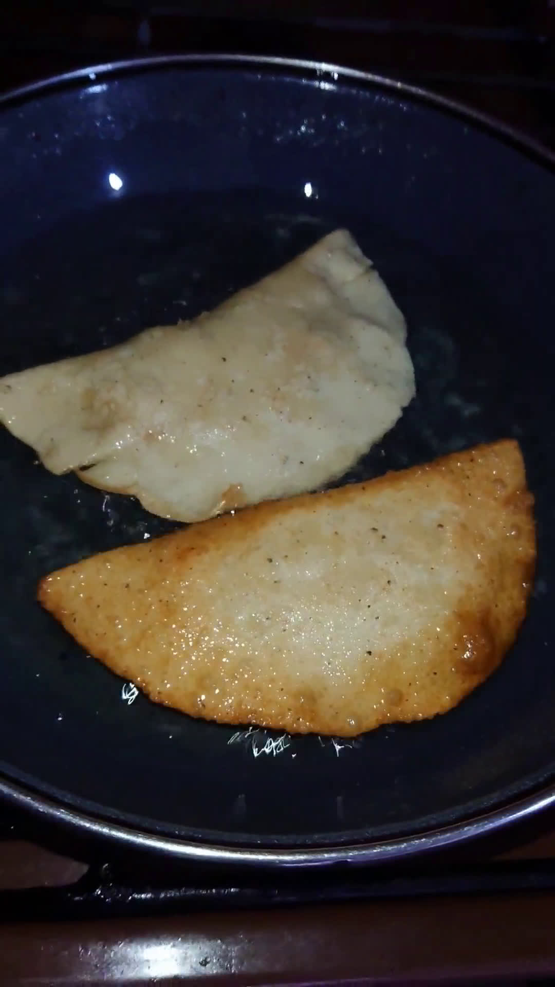 Foto del paso 9 de la receta: Molotes de Pollo/Empanadas de pollo