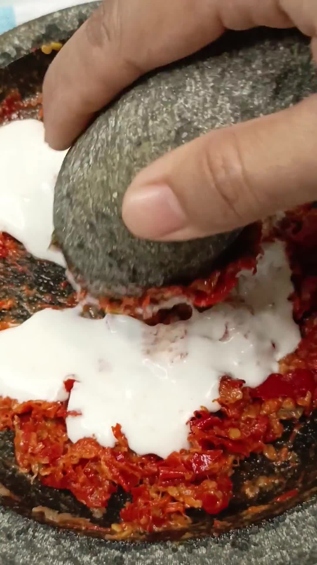 Foto langkah ke 4 dari resep Terong Pecak.