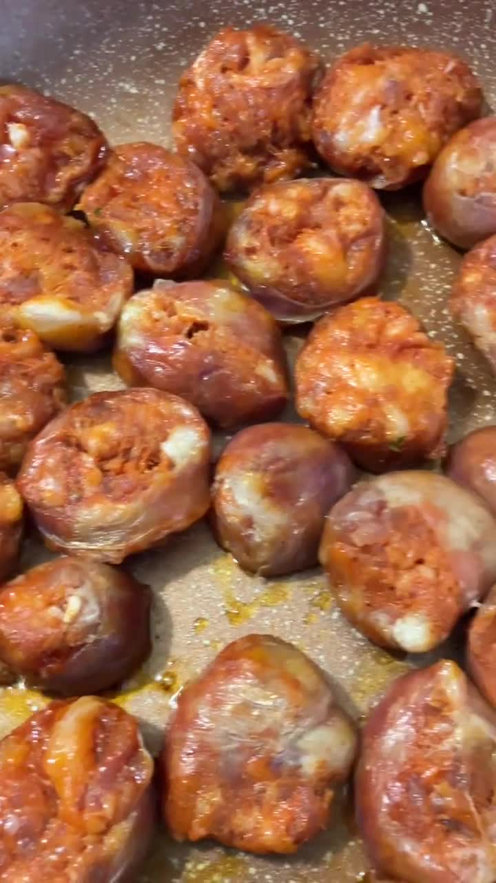 Foto del paso 7 de la receta: Potaje de garbanzos con embutido valenciano, cebolla y espinacas