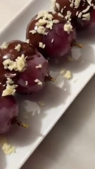 Foto del paso 6 de la receta: Bombones de uva 🍇 en 3’