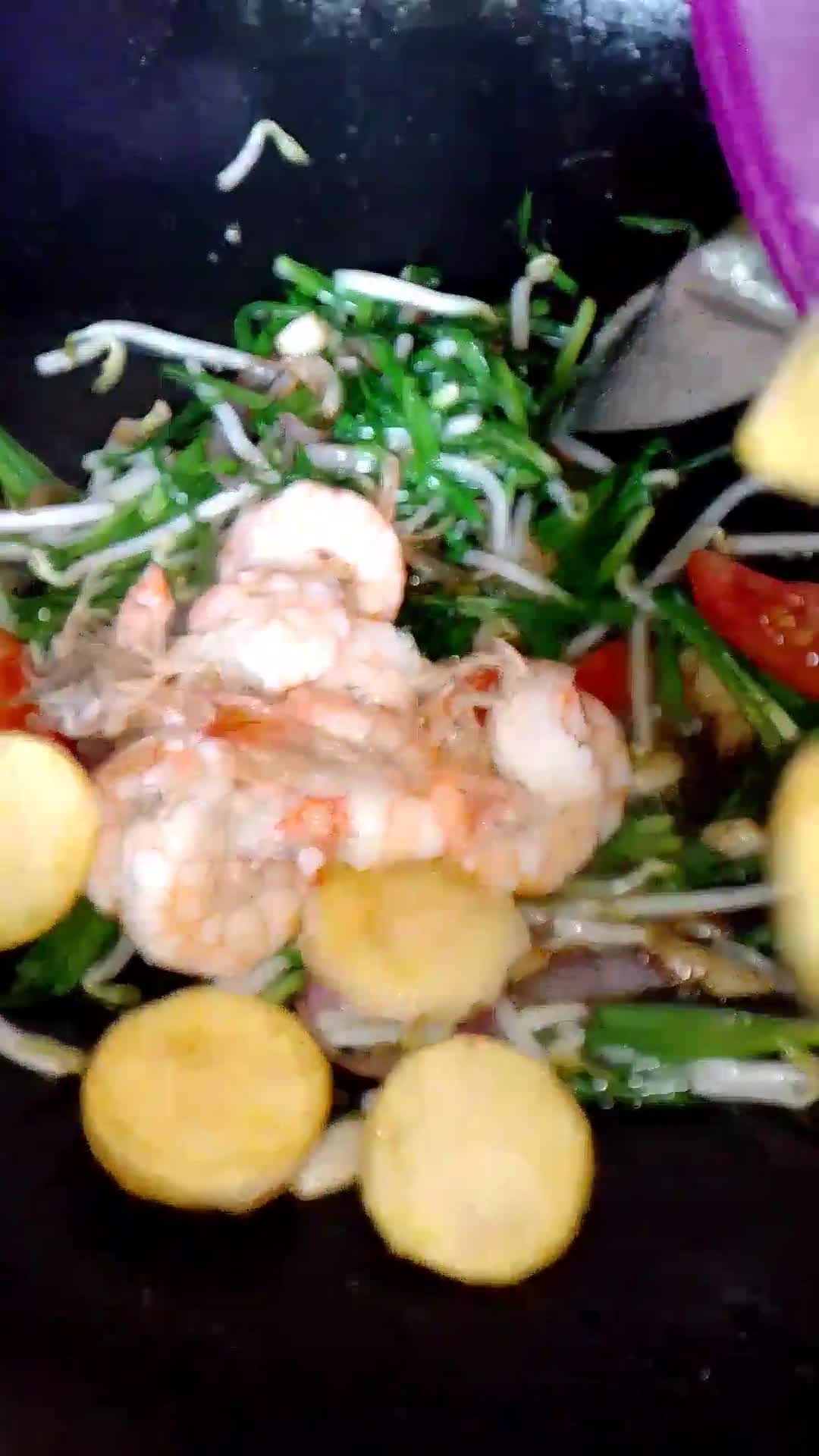 Foto langkah ke 2 dari resep Oseng Tofu Udang Kucai Tauge.