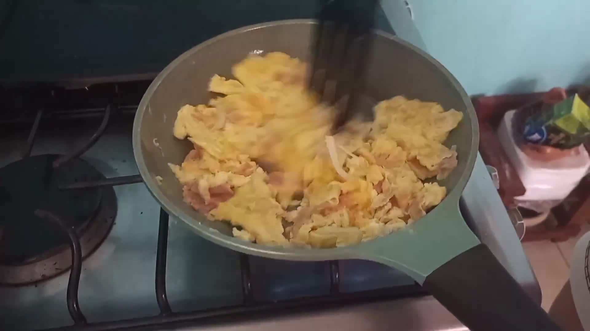 Foto del paso 4 de la receta: Huevo revuelto con jamón