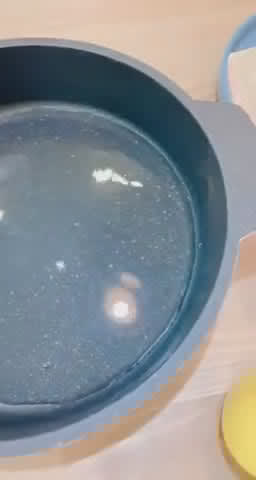 صورة لخطوة 2 من وصفة سلمون بالزبده والثوم