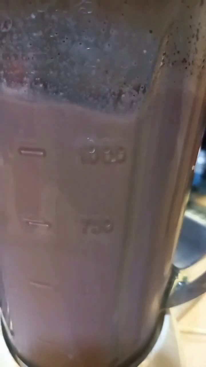 A picture of step 1 of Oreo shake 😋.