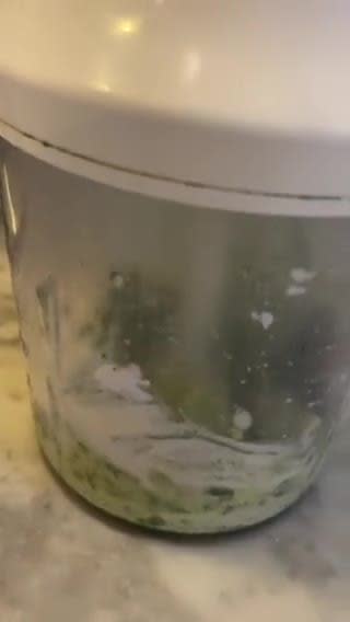 صورة لخطوة 2 من وصفة صوص الافوكادو اللذيذ 🥑👌