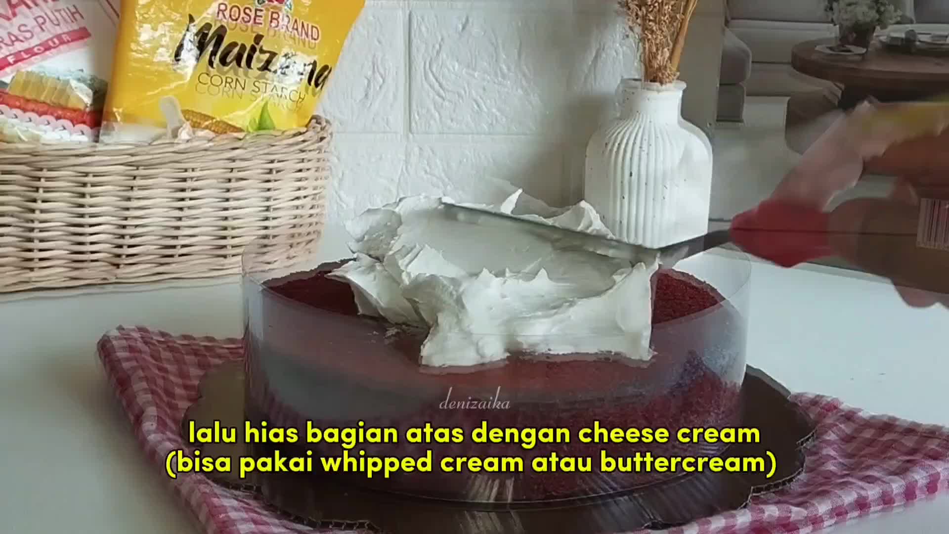 Foto langkah ke 7 dari resep Red Velvet Tanpa Terigu (No Mixer, Bisa Oven/Kukus).