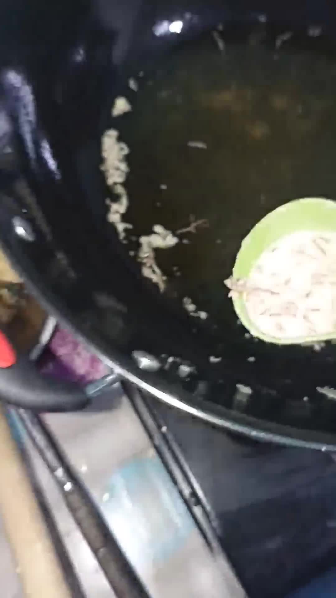 Foto langkah ke 4 dari resep Rempeyek udang rebon.