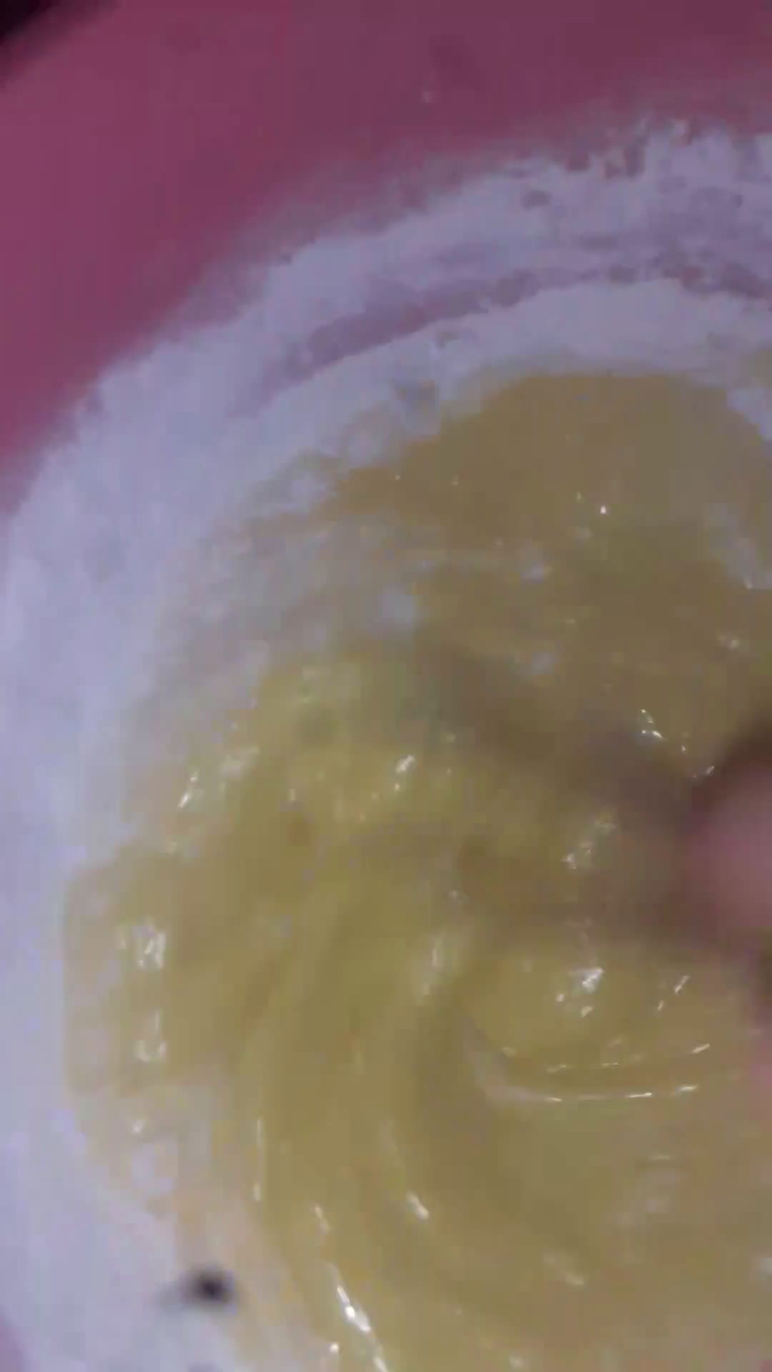 صورة لخطوة 2 من وصفة كيكة العشر ملاعق بدوق ليمون 😍 روعة 😋