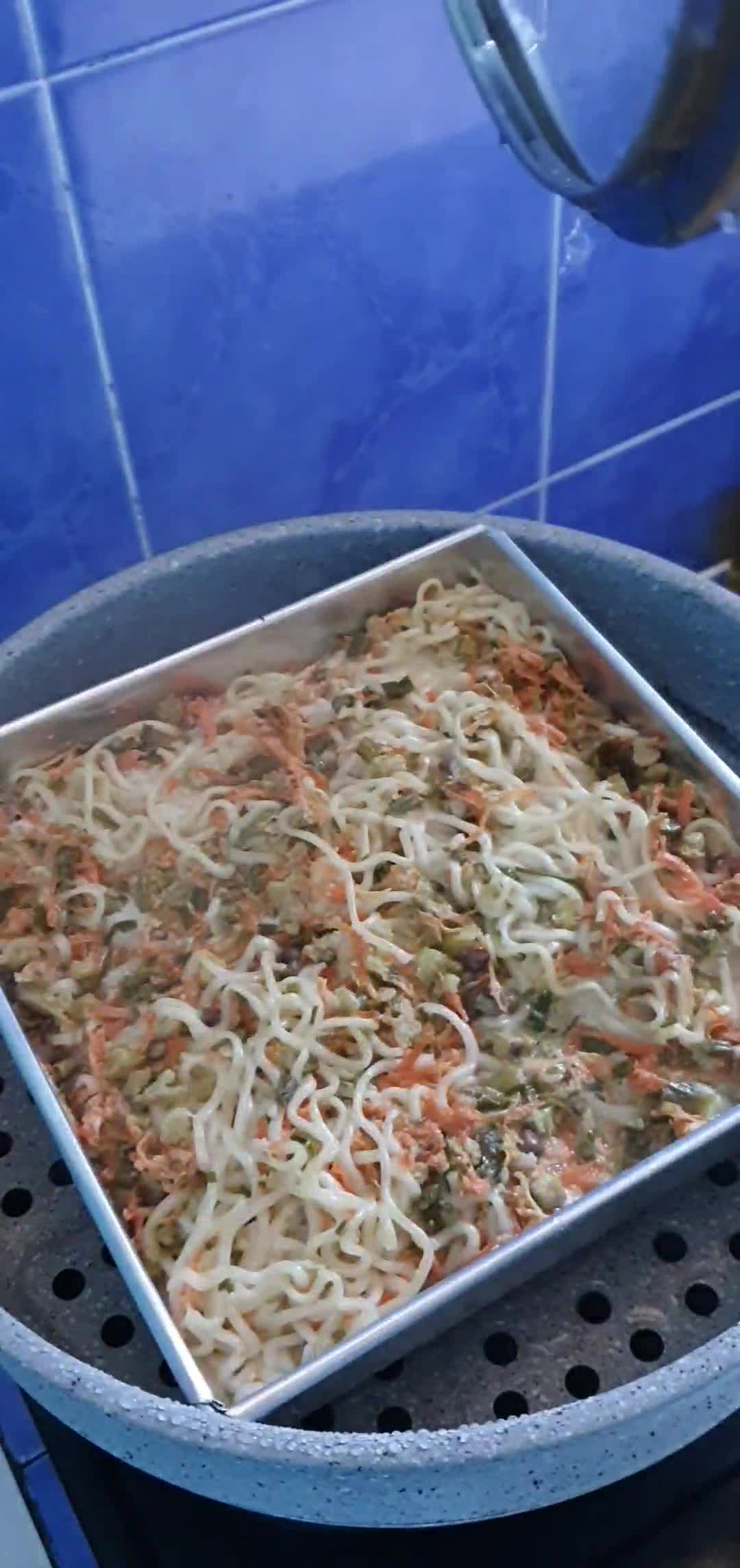 Foto langkah ke 4 dari resep Nugget Mie Sayuran.