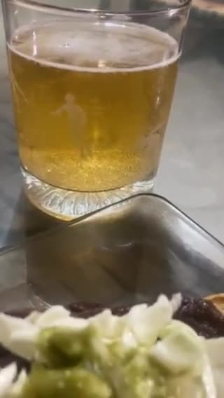 Foto del paso 4 de la receta: Tostadas de frijol 🫘 con col