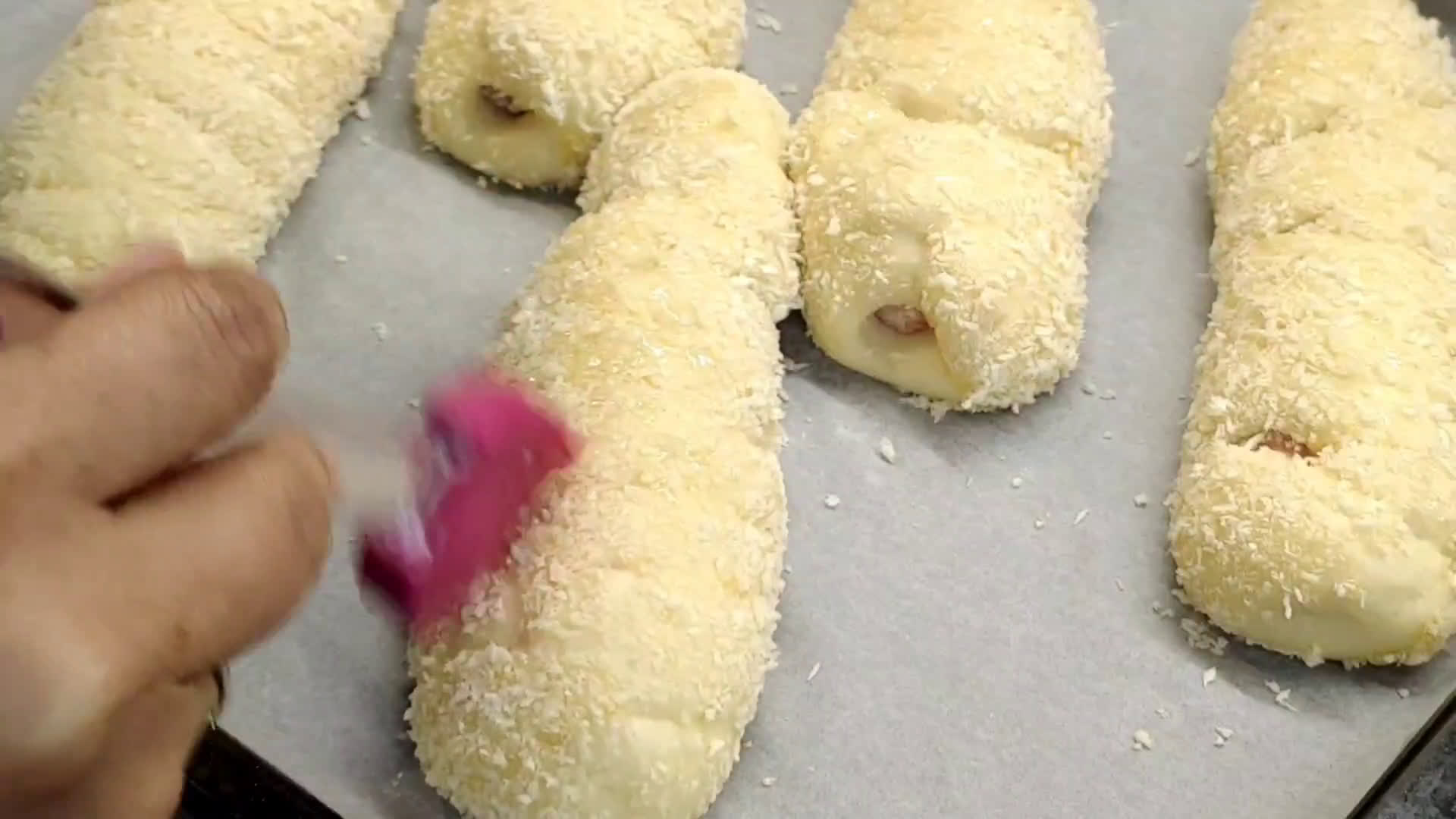 Foto langkah ke 5 dari resep Sausage Roll Bread.