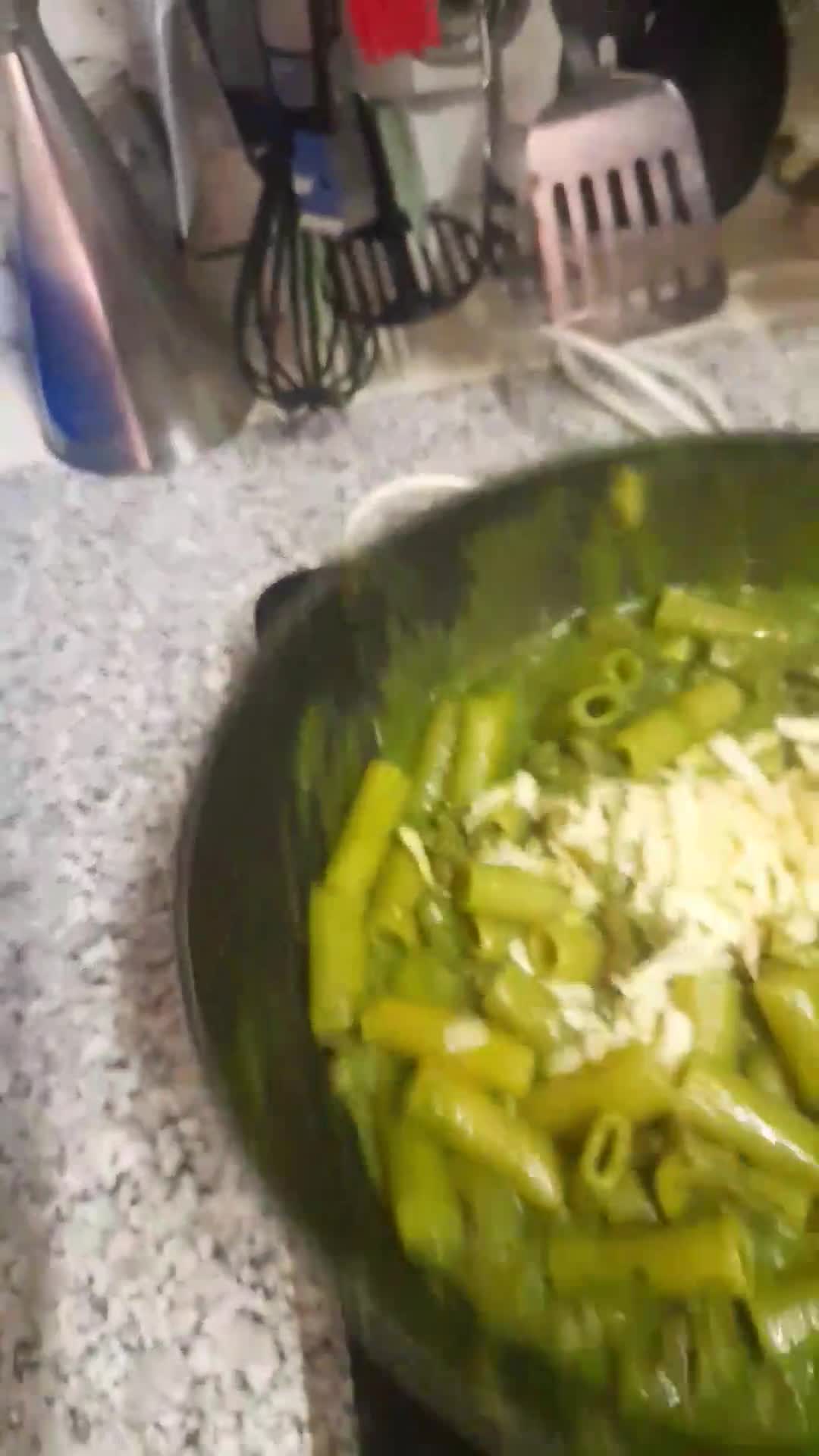 Foto del paso 3 de la receta: Tortiglioni con butifarra portobellos panceta e spinaci e parmigiano