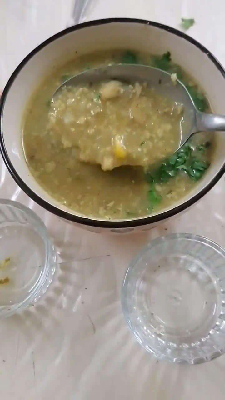 صورة لخطوة 2 من وصفة شوربة البصل بالفطر والشوفان