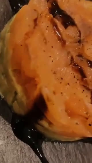 Foto del passaggio 4 della ricetta Tartare di salmone e avocado super veloce!🥑
