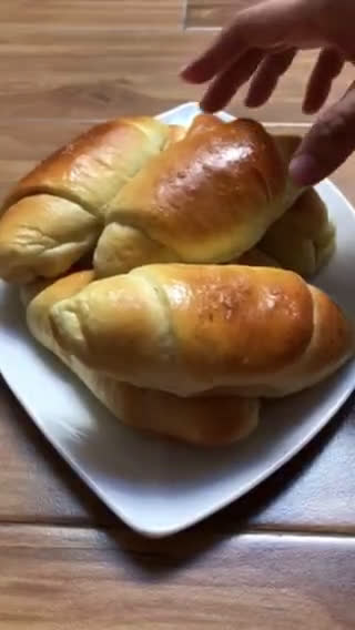 Foto langkah ke 8 dari resep Salty BUTTER ROLLs.