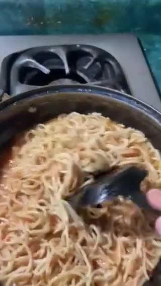 Foto del paso 2 de la receta: Spaghetti con salsa de jitomate y pechugas de pollo a la @jauregrill