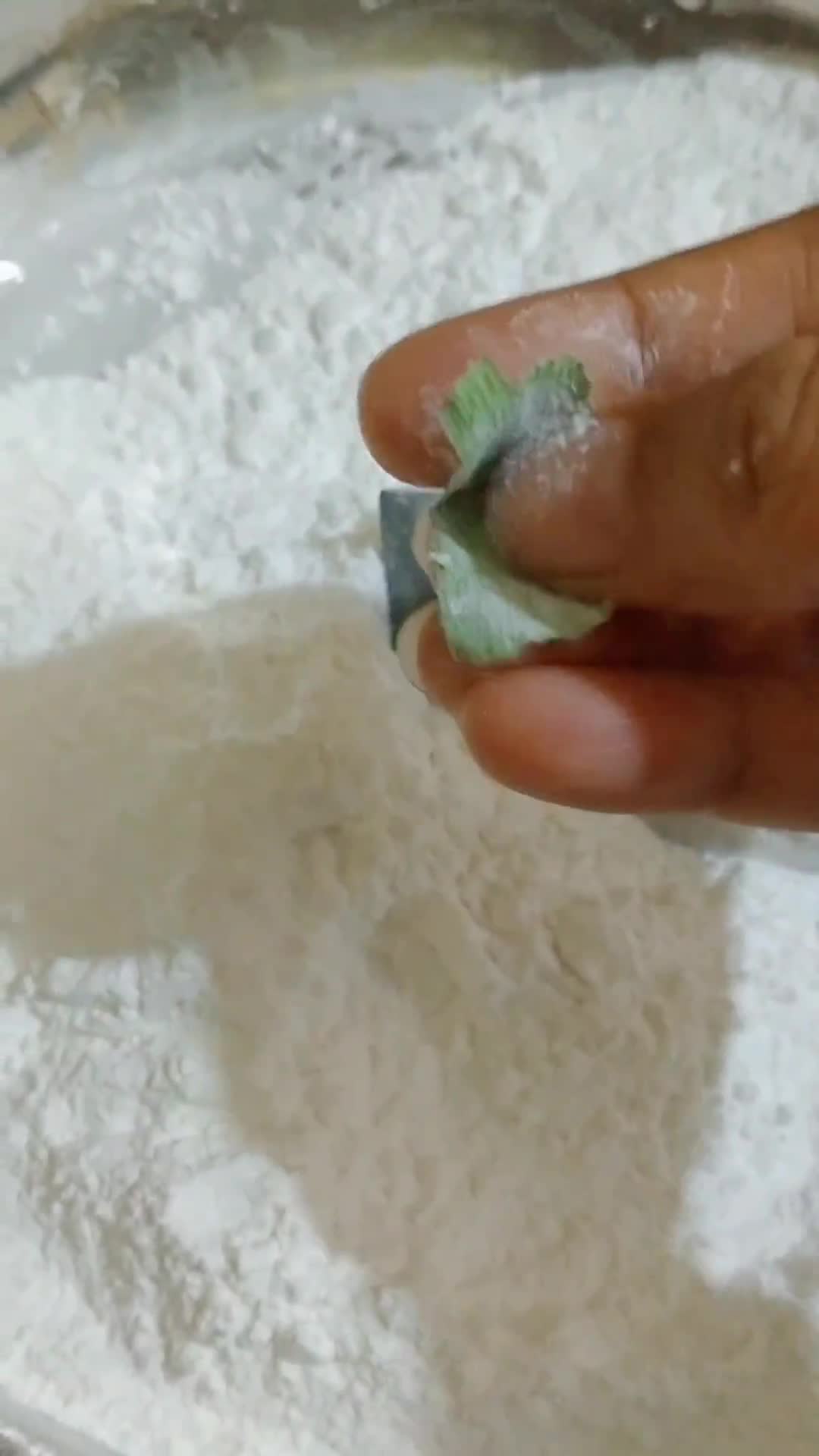 Foto langkah ke 1 dari resep Kue Sagu Keju.