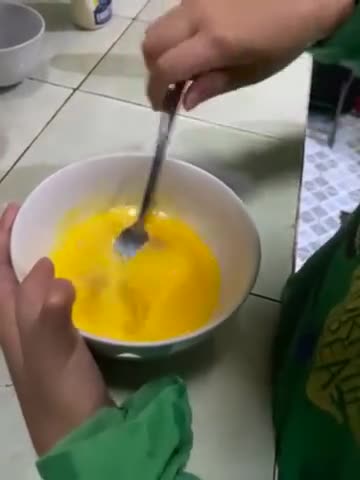 Foto langkah ke 1 dari resep Telur Goreng Mayo + Saus chicken teriyaki +.