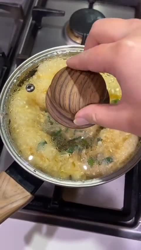 Foto langkah ke 4 dari resep Gyeran Jjim (Korean Steamed Egg).