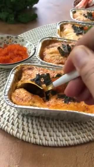 Foto langkah ke 7 dari resep Salmon Mentai Rice.