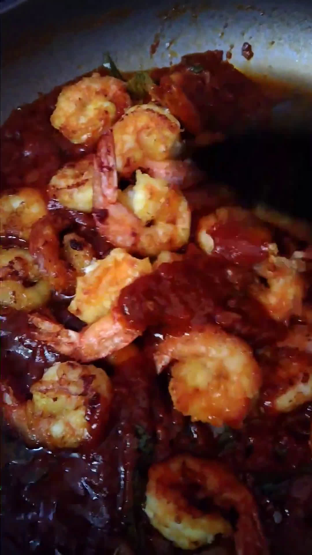 Gambar langkah 4 resipi Udang daun kari.
